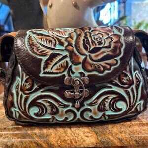 Patricia Nash Very Good Condition Leather Lucia Turquoise Rose Tooled Micaela